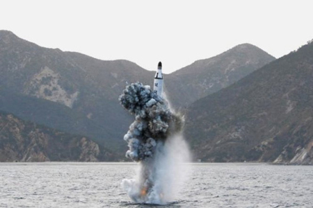 Hình ảnh một vụ phóng tên lửa từ tàu ngầm của Triều Tiên hồi tháng 4/2016.